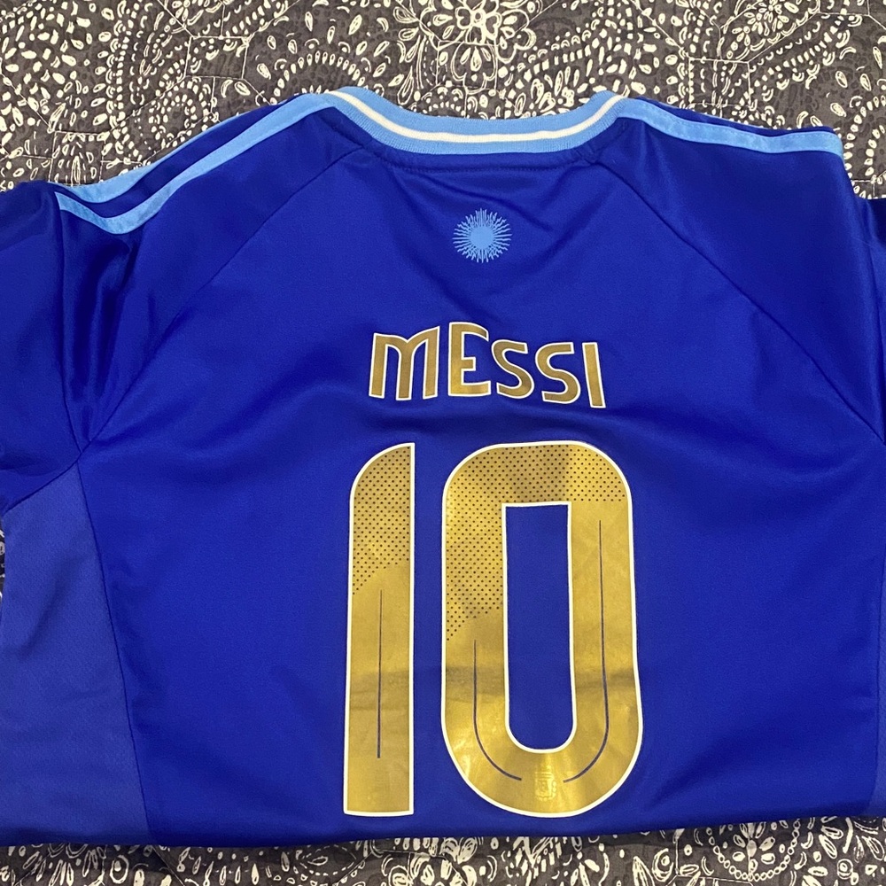 Messi Argentina Adidas Kids Royal Blue Soccer Jersey with Gold Accents - Picture 5 of 5